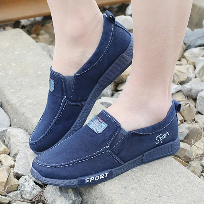 Men Casual Shoes Comfort Men Shoes Denim Male Shoes Adult Footwear 2020 New Men Loafers Canvas Shoes Men Sneakers Plus Size 46
