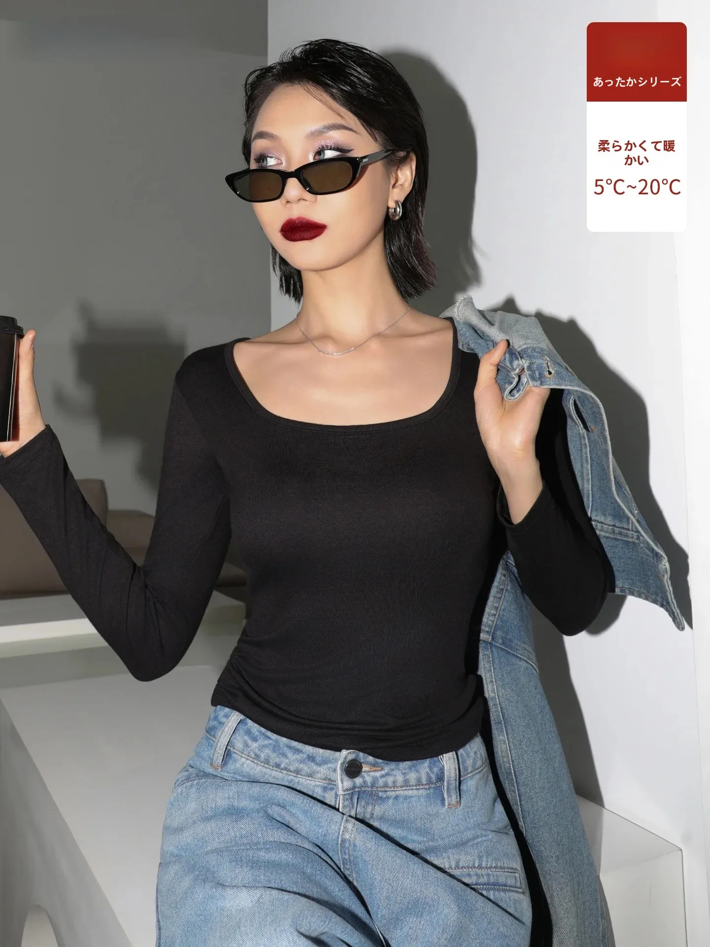 t-shirt-thermique-a-manches-longues-pour-femme-coupe-ajustee-noir-col-carre-design-fin-confortable-sous-vetement-ou-vetement-d'exterieur