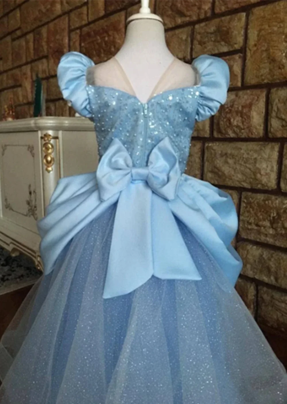 

Customized Sky Blue Flower Girl Dresses For Wedding Sequins Tulle With Bow Puffy Princess First Communion Formal Occasion Gown
