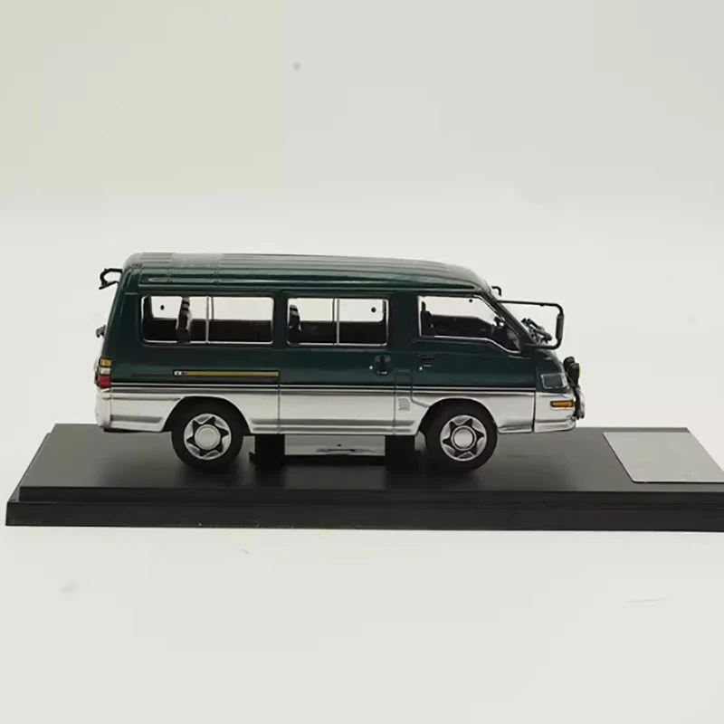 Diecast 1:43 Scale Delica Van Alloy Car Model Finished Product Collection Gift Static Model Simulation Toys Display