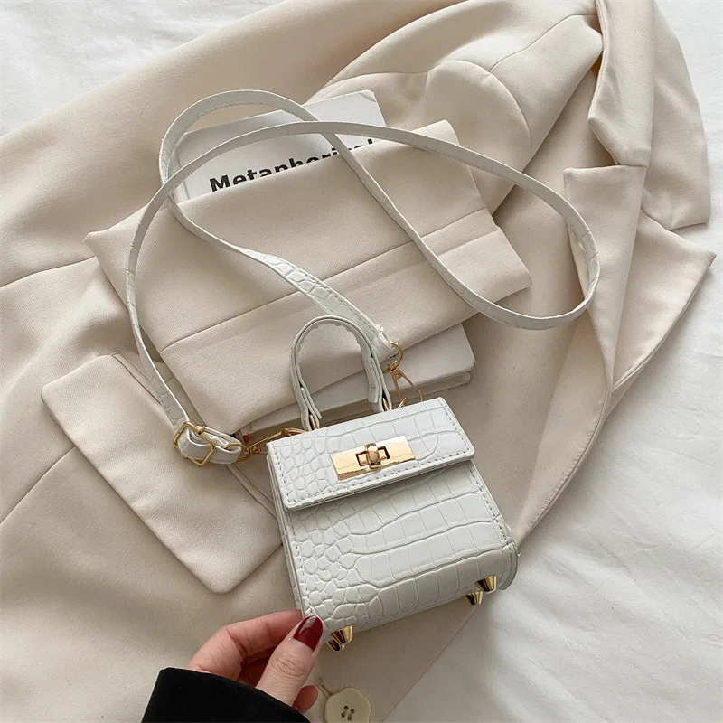 Trendige Geprägte Mini-Damen-Umhängetasche mit Goldverschluss Schultertaschen Abnehmbarer Riemen Henkeltasche Niedliche Crossbody-Handtasche – Detail 14