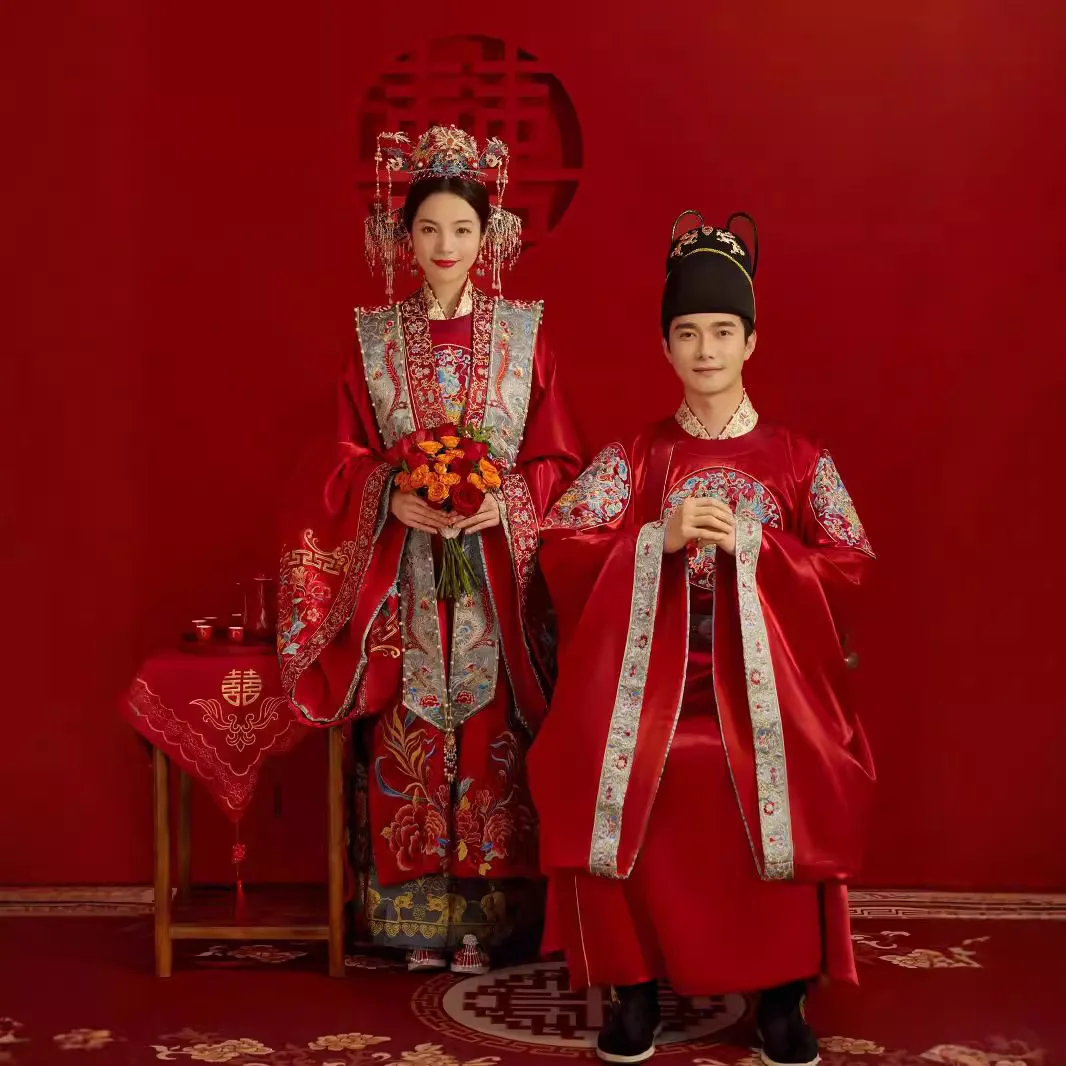 

Тяжелая промышленность Ming Han Одежда Свадебная одежда 2024 Новое китайское платье невесты Часов и халаты Полный комплект Осень