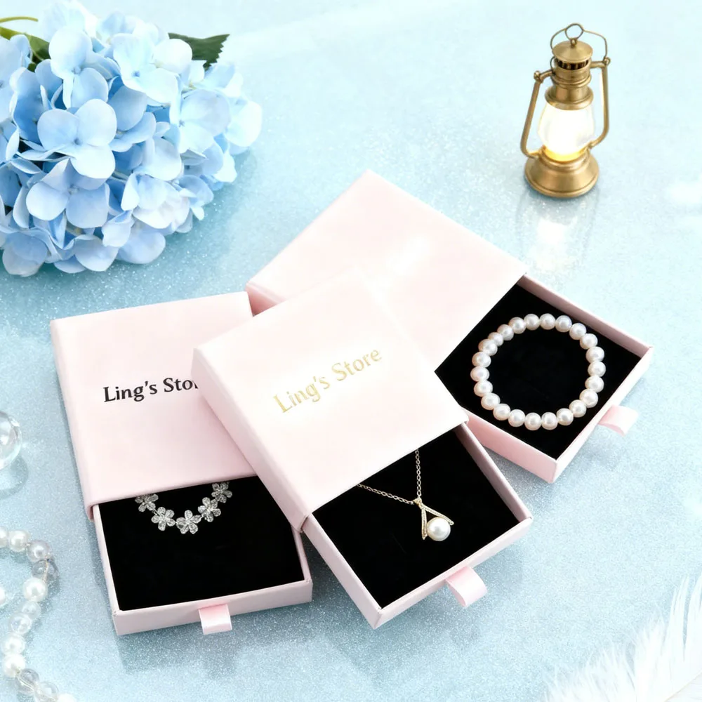 

100 шт., ящик для ювелирных изделий с персонализированным логотипом, бумажная коробка, скользящий чехол, кольца, серьги, кулон, ожерелье, браслет, органайзер, коробки для хранения