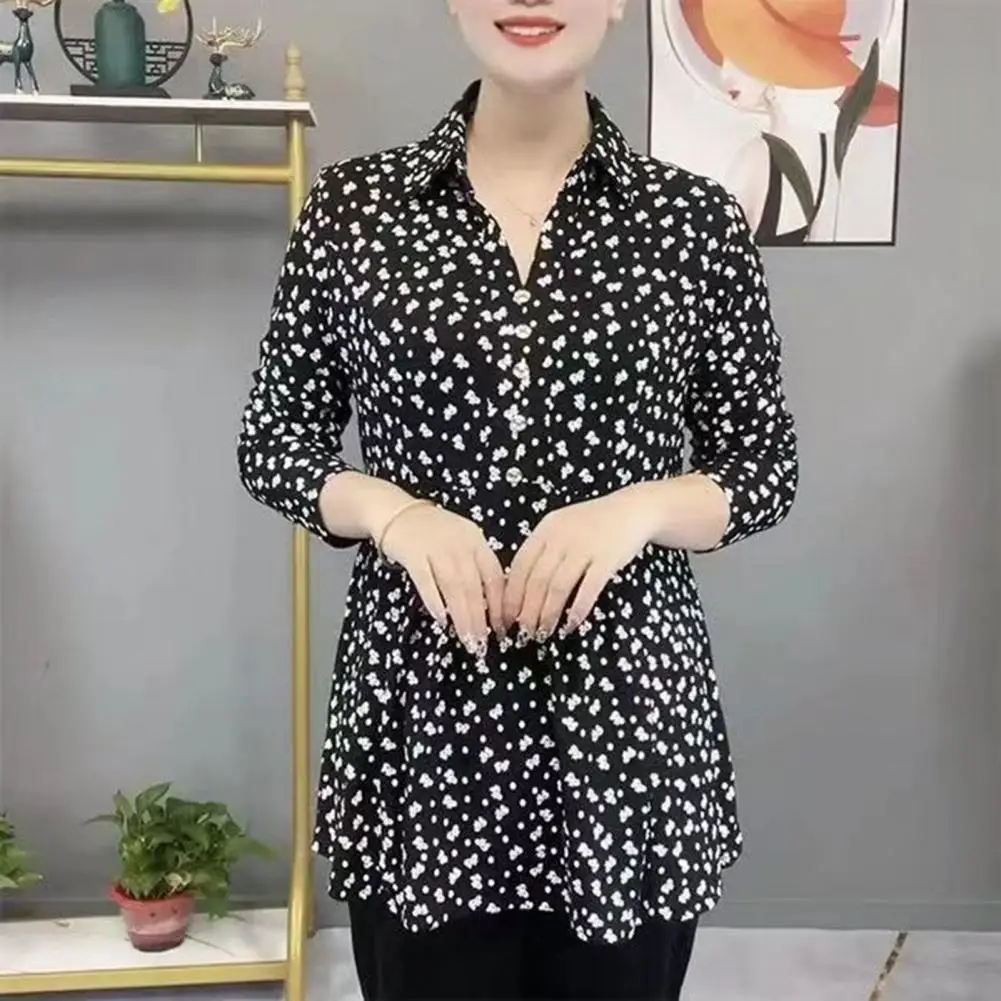 Stylish Women Shirt Floral Print Lapel V-neck Women\'s Pullover Mid-aged Mom Shirt with Long Sleeve Button Half Placket Stylish