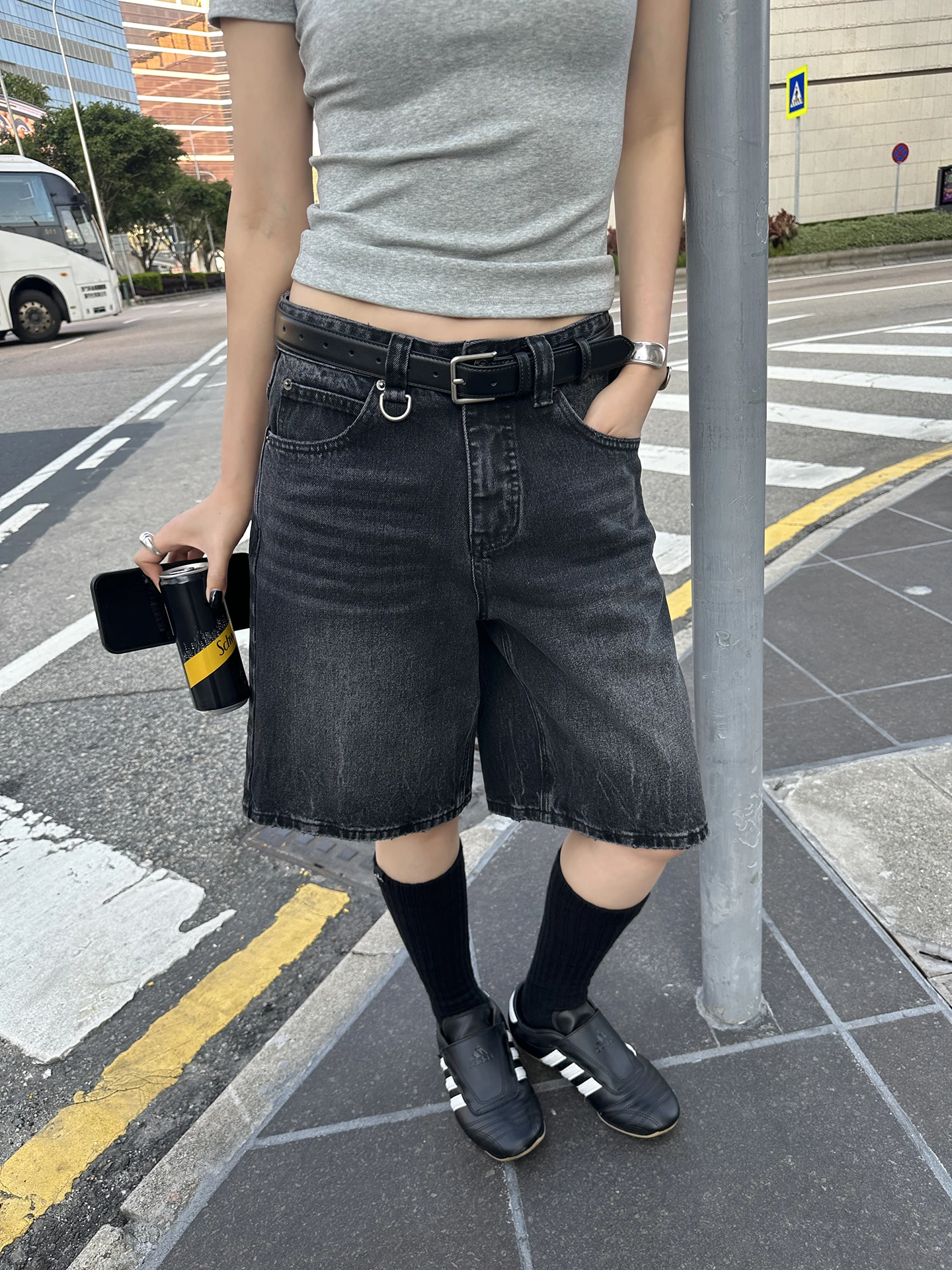 

Летние женские винтажные джинсовые шорты 2026 года в американском стиле, свободные, повседневные, с широкими штанинами, прямые, с естественной талией, на молнии