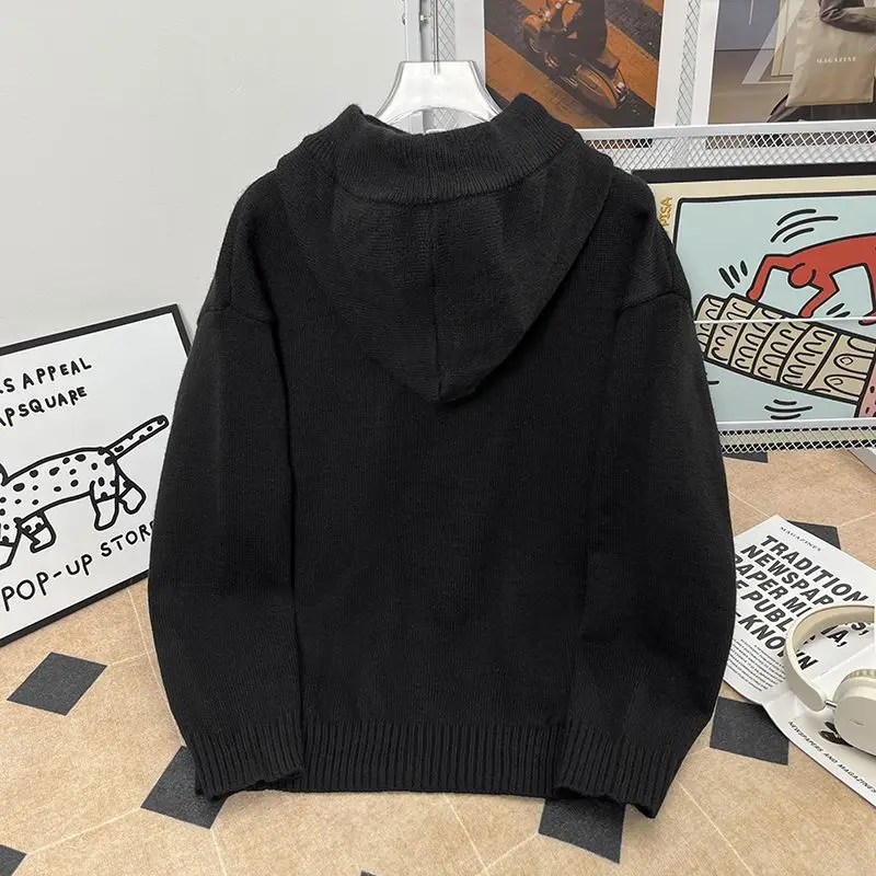 سترة محبوكة فضفاضة للرجال بغطاء للرأس ملونة علوية ملابس شبابية غير رسمية ملابس خارجية شتوية مريحة من البوليستر