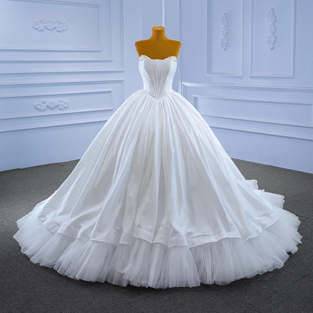 Abiti da sposa personalizzati con abito da ballo in raso di nuovo arrivo con spalle scoperte Abiti da sposa di lusso Perle Splendido abito Mariage