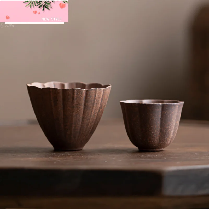 

2 шт./компл., чайная чашка ручной работы из старого камня, грязевая чашка в стиле ретро, грубая керамика, одна мастер-чашка, чаша с лепестками, бытовая чайная посуда для кунг-фу