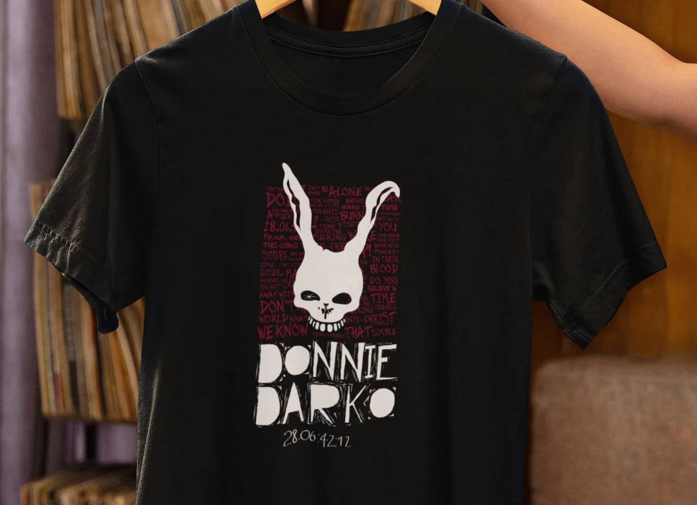 دوني داركو تي شيرت ريتشارد كيلي فيلم تي شيرت عبادة الفيلم الكلاسيكي هدية جيك جيلنهال فيلم تي شيرت خمر نمط مروحة عبادة الفيلم هدية