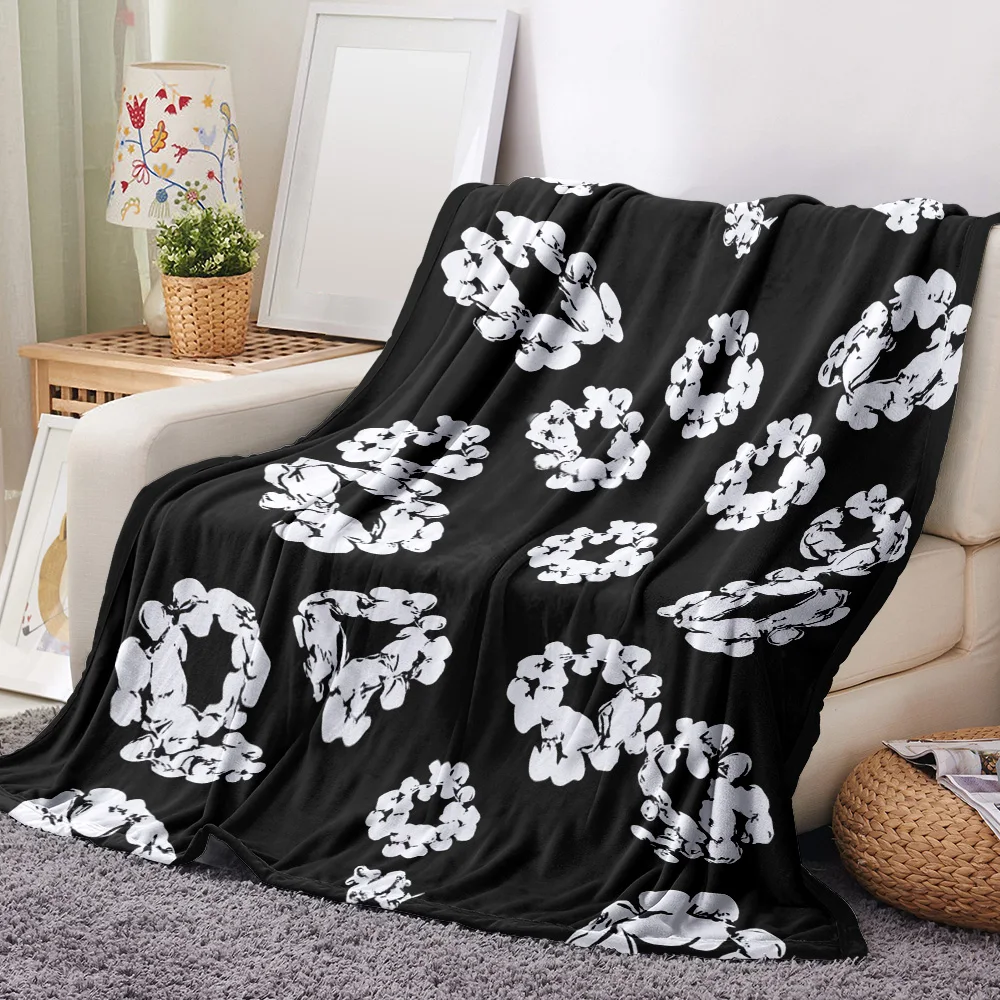 Floral Ring Pattern Throw Blanket—A Soft and Cozy Printed Blanket Featuring a Unique Floral Ring Design, Perfect for Adding a