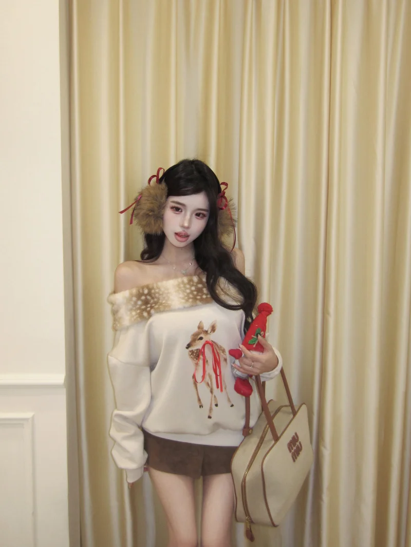 

Корейский дизайн, свободный длинный свитшот на одно плечо, женский осенне-зимний удобный топ с меховым воротником и рисунком оленя