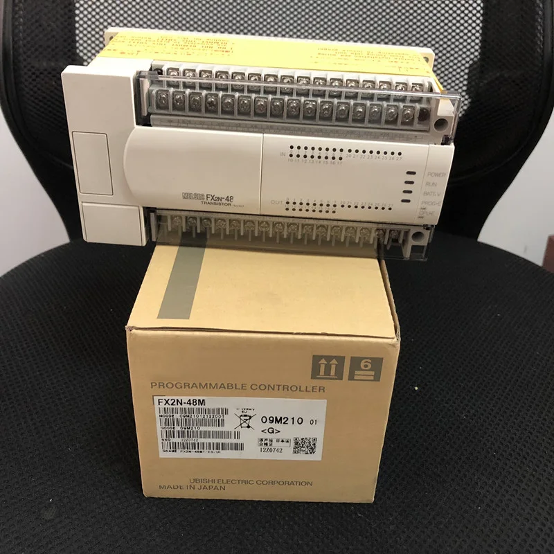 

Новый оригинальный контроллер программирования ПЛК FX2N-48MR-D FX2N48MRD Spot