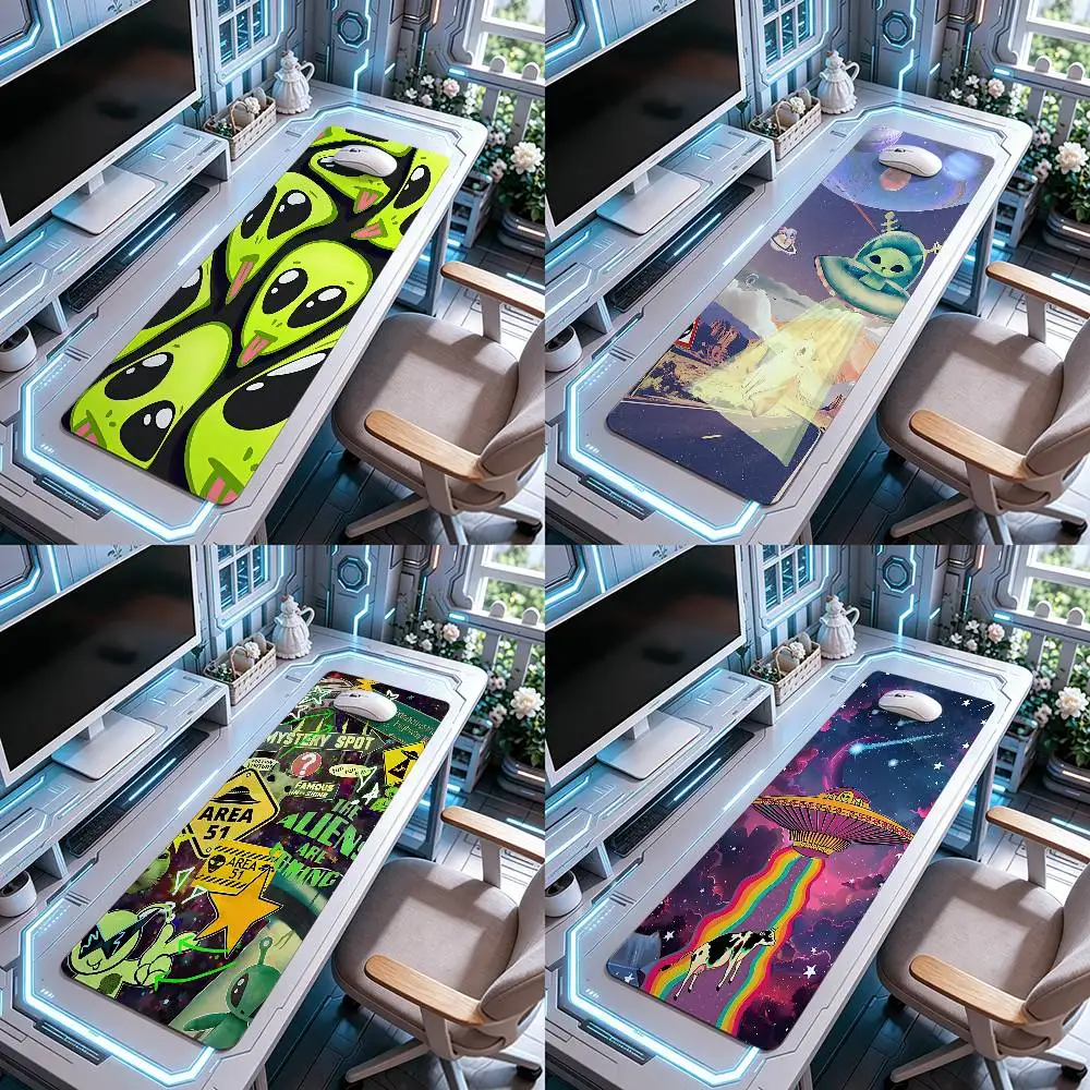 Aliens And UFOs Mouse Pad Computer Mat Deskpad Laptop Keyboard Mat Office Large Landscape Mousepad