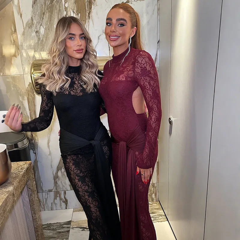 Autunno europeo e americano 2025 Nuovo pizzo sexy trasparente cavo sottile girocollo aperto sul retro abito a maniche lunghe da donna