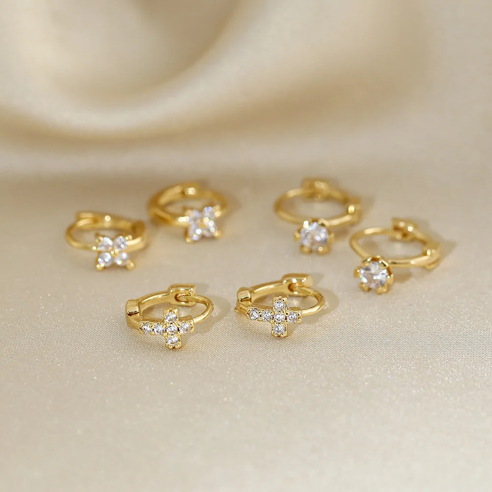 

Inlaid Zircon Pearl Geometric Earrings for Girls Light Luxury Temperament Palace Mini Jewelry for Women 2025 Dinner Party Stud