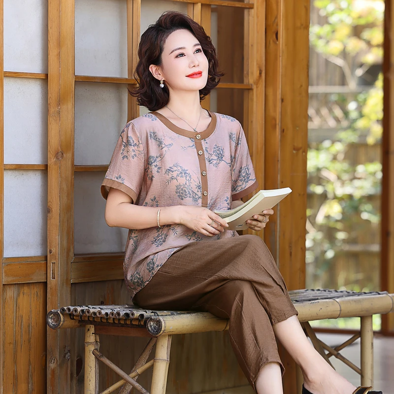 

Комплект из хлопка и льна больших размеров: рубашка с коротким рукавом и брюки для мам, летний модный свободный крой, круглый вырез, женский комплект из двух предметов.