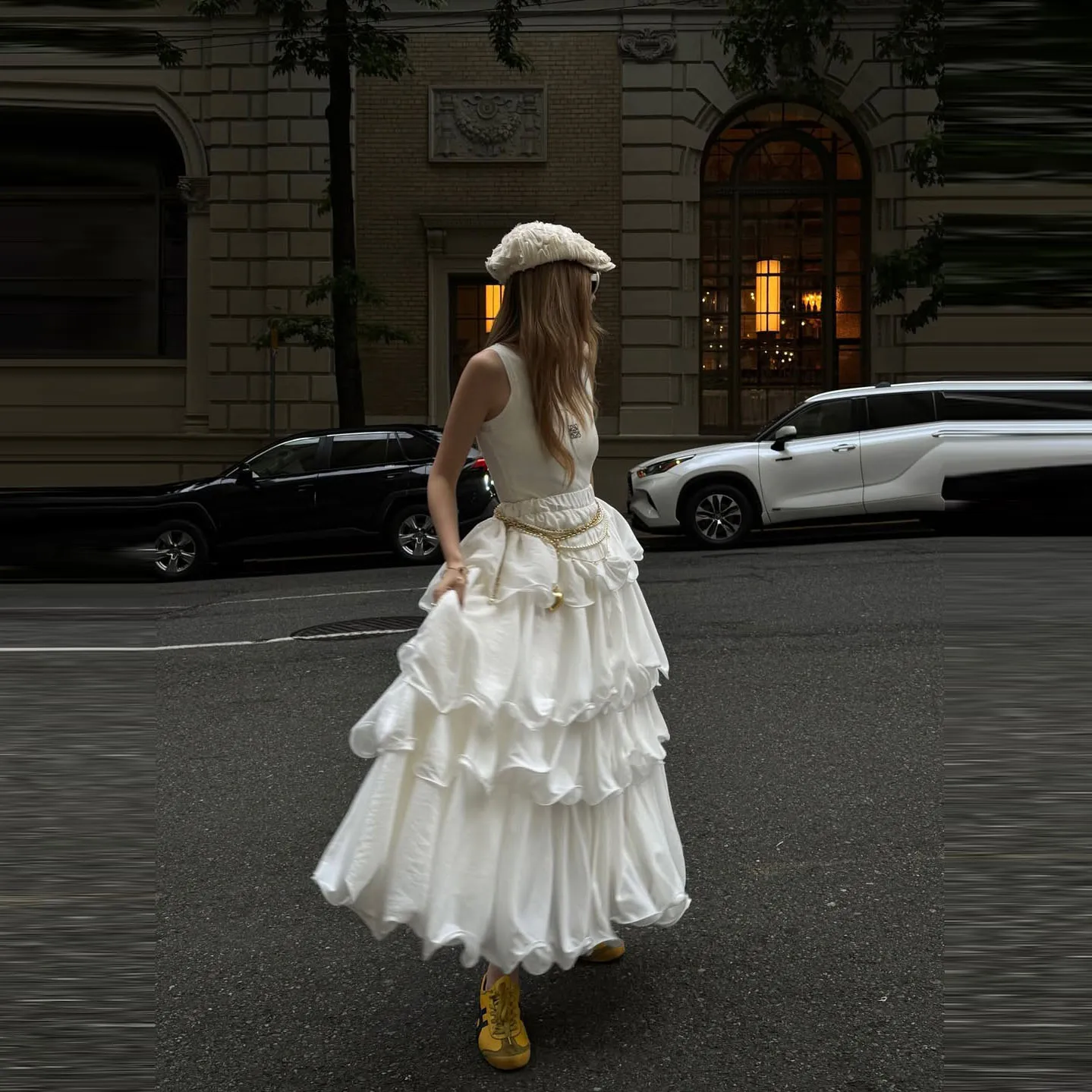 

Vintage White Tiered Cotton Skirt with Gold Chain Belt for Women Elegant Ruffled A Line Midi Skirt Casual Summer Skirt Ladies