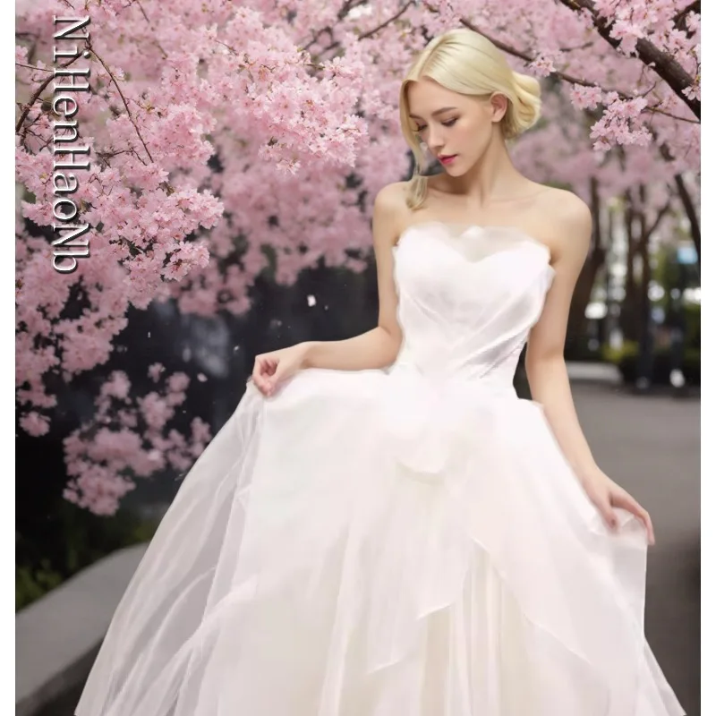 Bruidsjurk 2025, nieuwe verkoop trouwjurken, bruidsmeisjesreizen, foto's, high-end gevoelens, bruidsjurk van kantstof