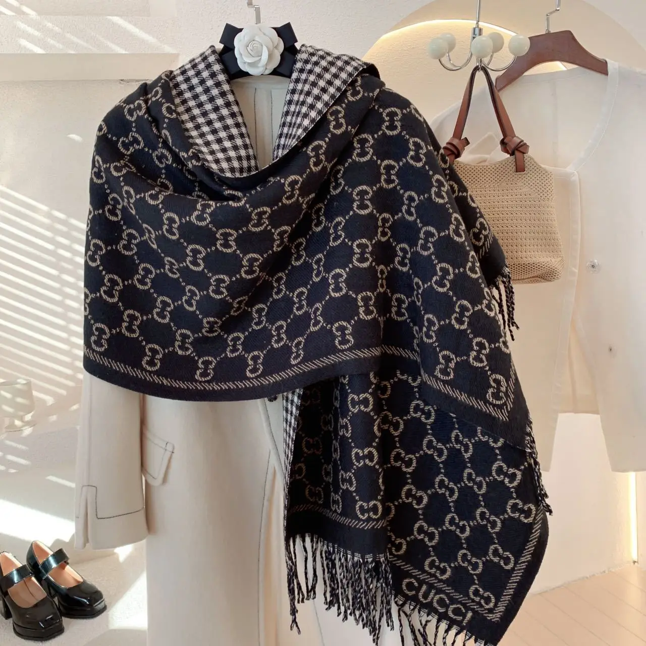 

Мягкий женский шарф с бахромой, очень теплая зимняя накидка, массивный вязаный капюшон для холодных дней, уютный аксессуар для офиса/на открытом воздухе, идея подарка