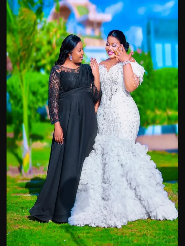 Customized Off the Shoulder Spark Beads Crystal Wedding Dress Vestidos De Novia Arabic Country Plus Size Tiers Tulle Bridal Gown