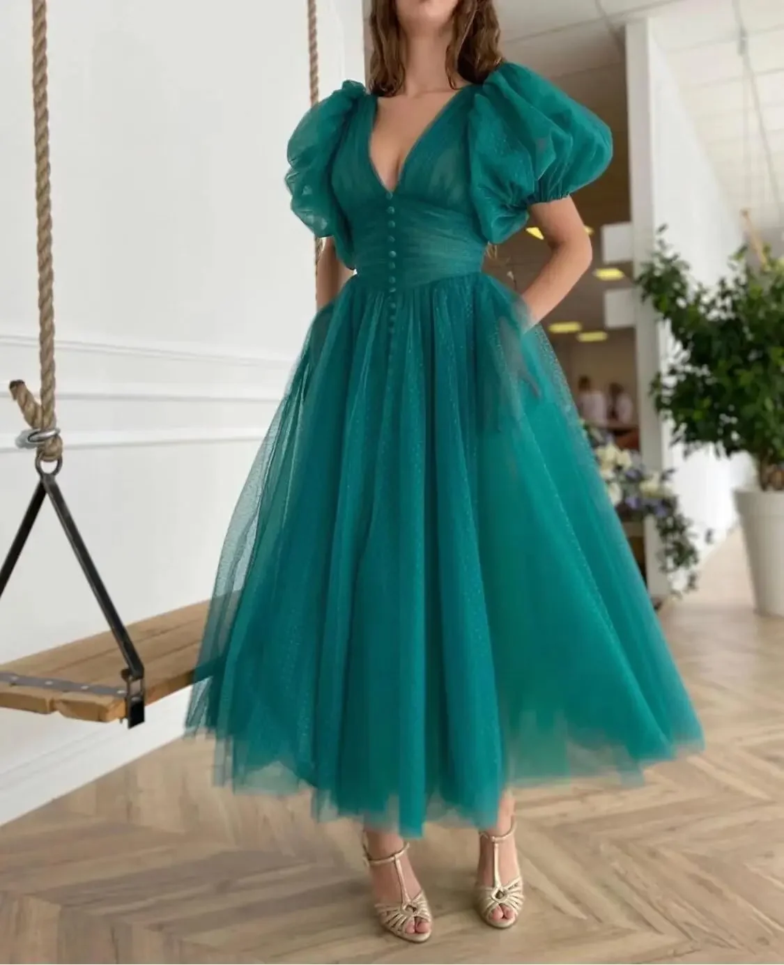 

Tea Length Bridesmaid Dresses Puffy Sleeve Prom Dresses for Women Dotted Tulle V Neck Formal Evening Party Gowns