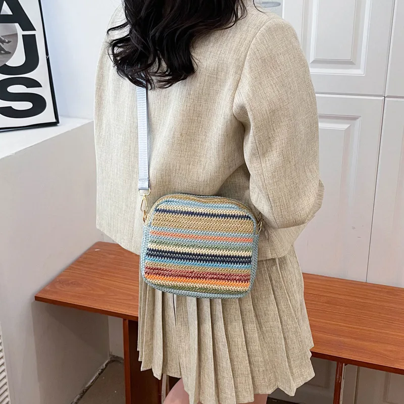 2023 New Stripe Zipper Wide Straps Woven Straw Bag Simple Western Style Bread Holiday Beach Bag