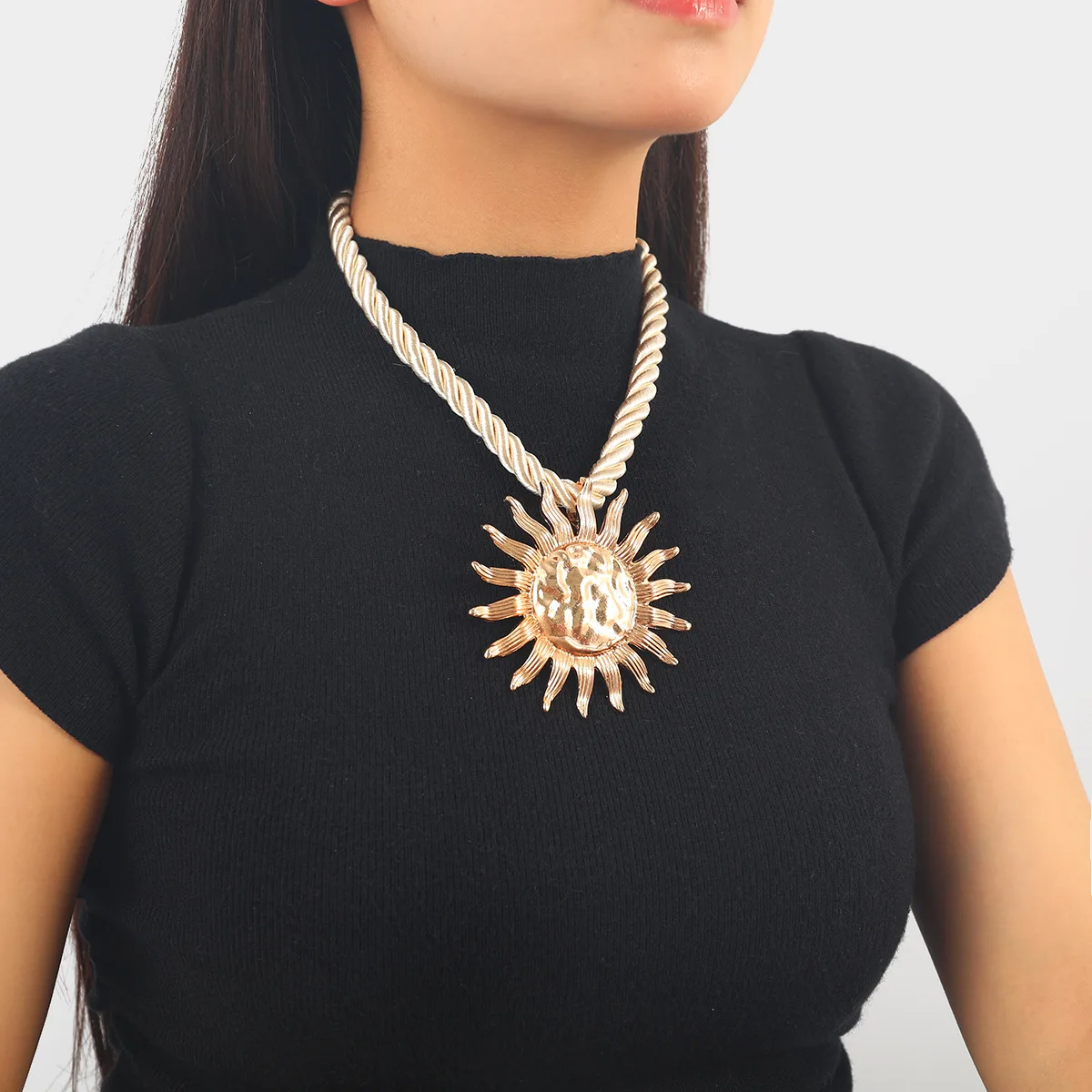 Fashion Vacation Style Alloy Sunflower Pendant Necklace