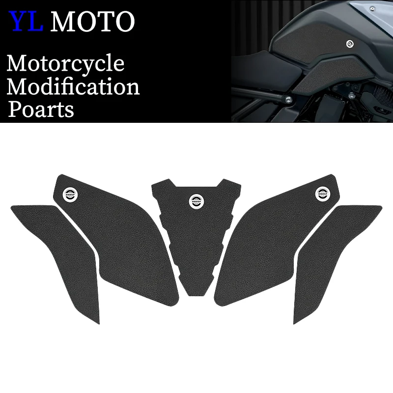 

Motorcycle Anti Slip Sticker Tank Traction Pad Side Knee Grip Protector For UZUKI GSX8R GSX8S 2023-2025 Motorcycle TankPad