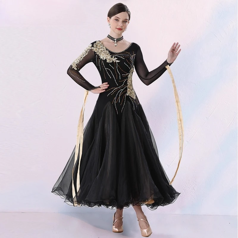 Abito da ballo moderno da donna personalizzato Gonna standard grande altalena Costume da spettacolo per sala da ballo Decalcomania intarsiata con diamanti per adulti