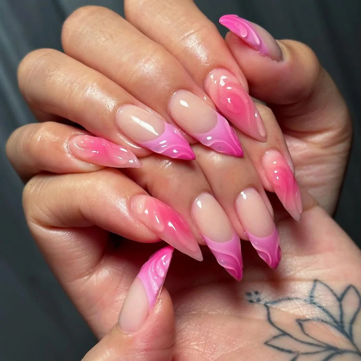 Faux Ongles 3D à Ondulation Aquatique, Violet Bleu Dégradé Français, à la Mode, Poignées Amovibles Finies, N64.souhaits on N64.avec Colle