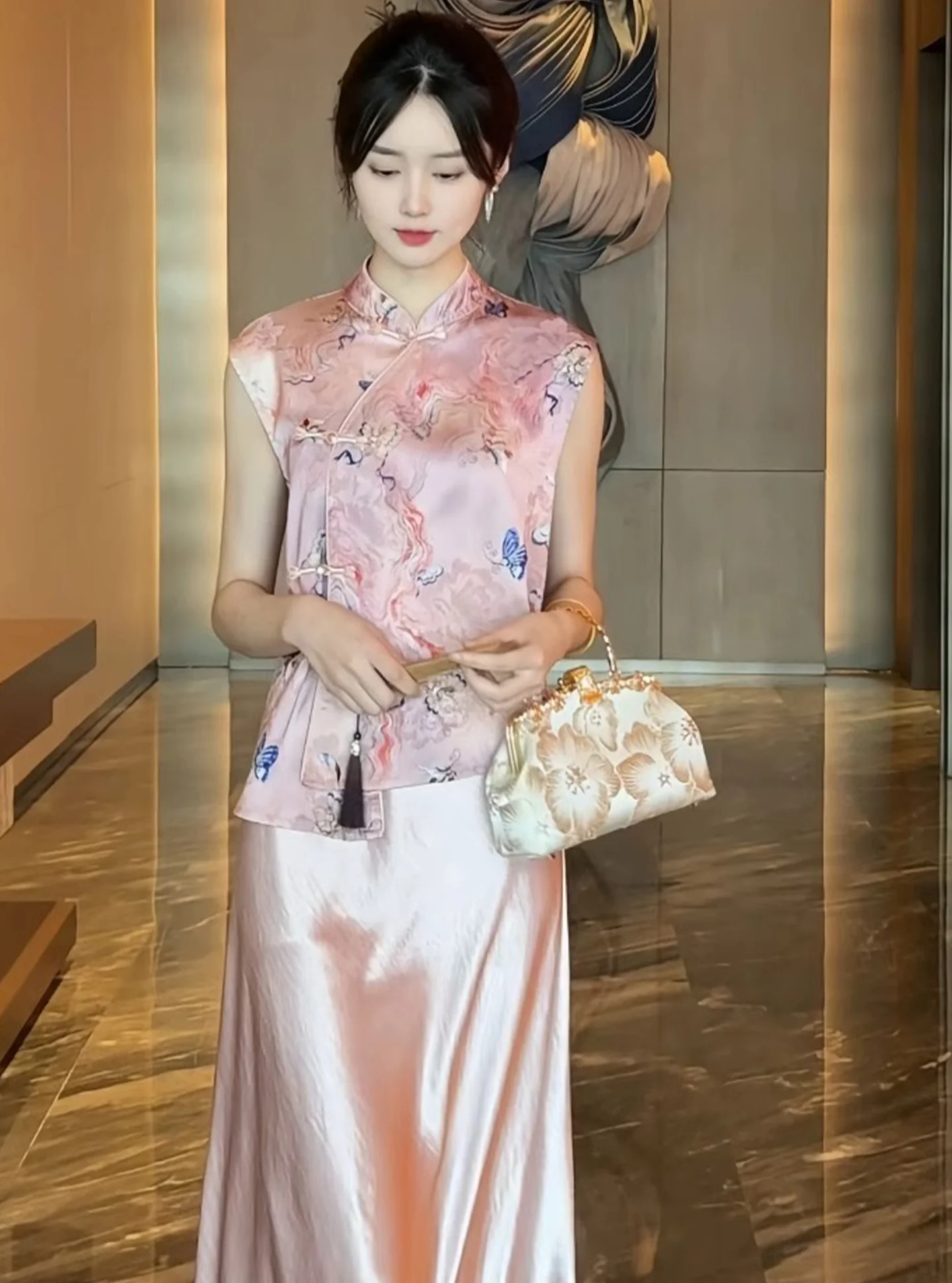 

Комплект розовой шелковой юбки Ele, новый китайский женский костюм, модный и слиповый женский наряд, идеально подходящий для лета 2023 г.