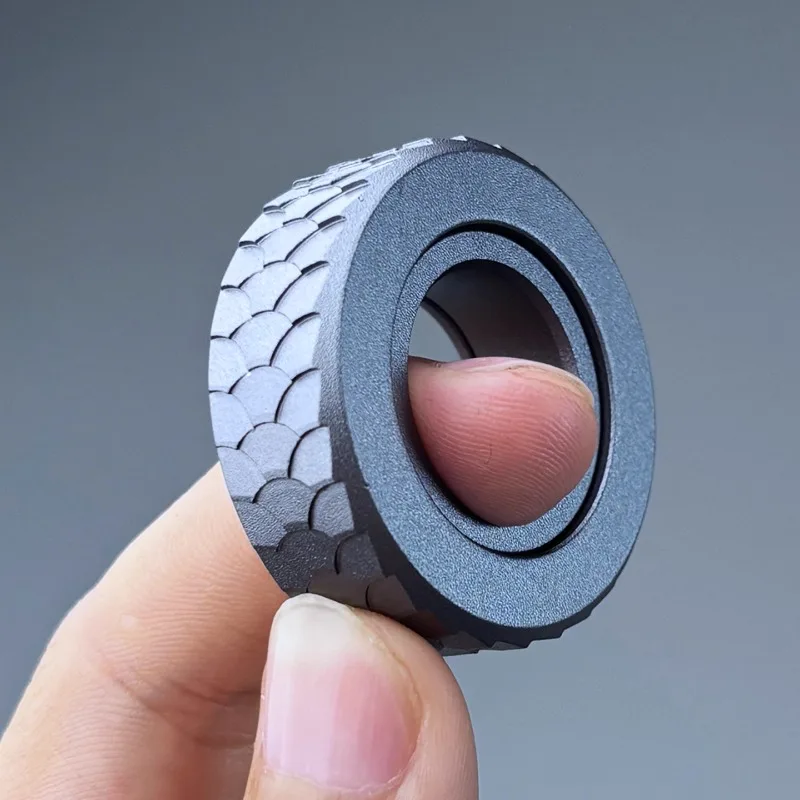 Mechanical C paragraph ring EDC decompression toy fingertip gyro ratchet ring black technology gyro decompression toy man