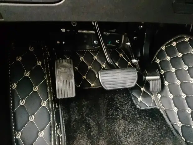 C5 left foot extension pedal procedures are complete, disabled car modification left foot throttle