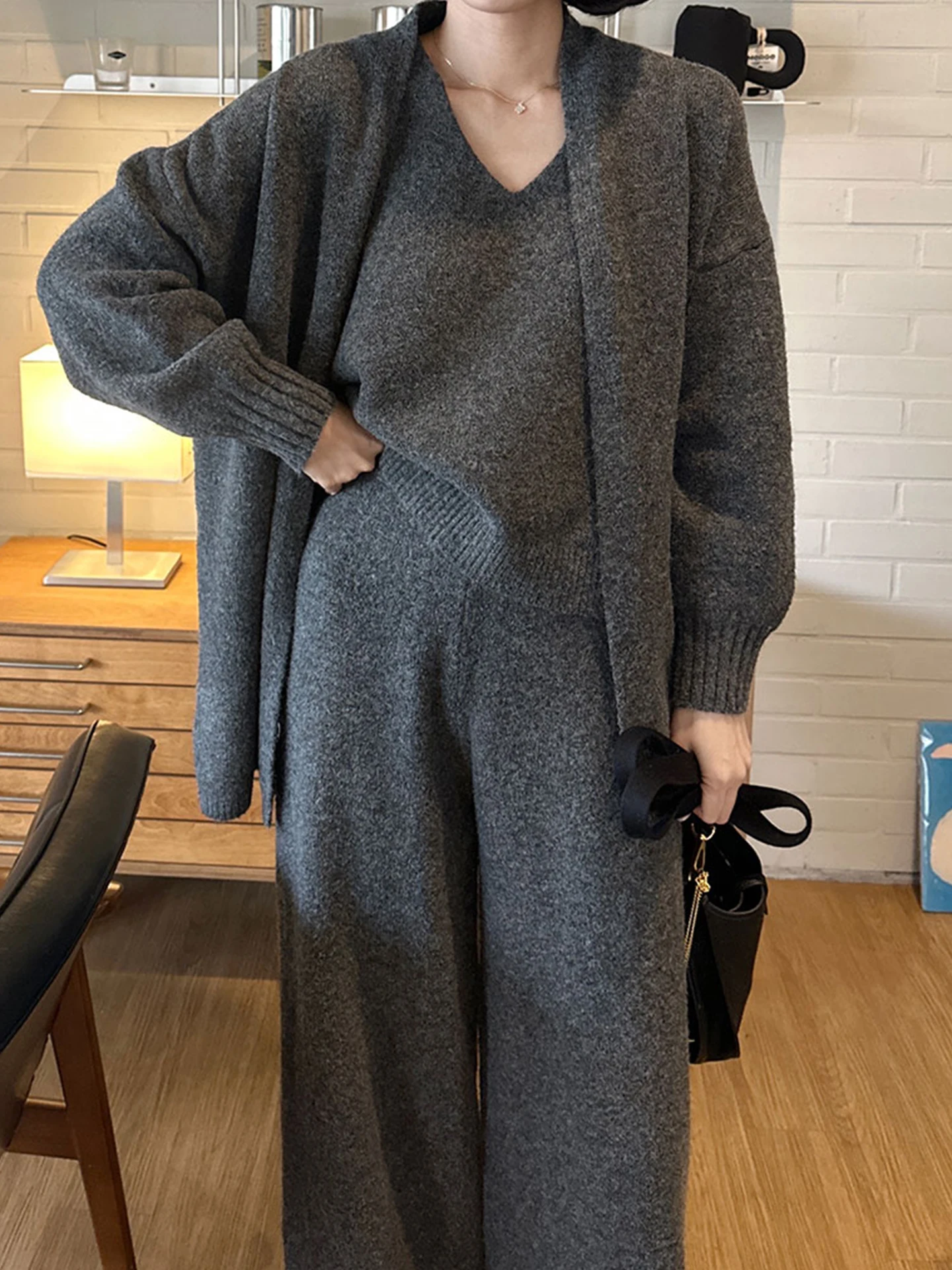 Faionable maglione lavorato a maglia gilet e pantaloni set per donna inverno nuovo arrivo strato base cardigan aperto lungo Sve vestibilità ampia