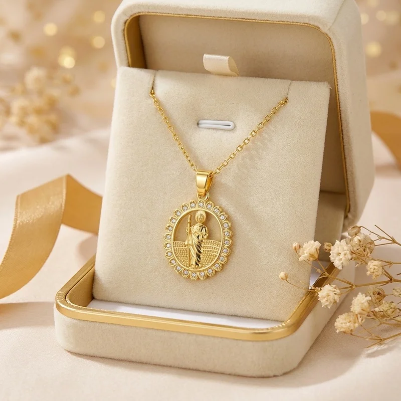 Elegant Openwork Egg-Shaped Portrait Necklace, Glam Collarbone Jewelry for Daily Wear, Dates and Parties