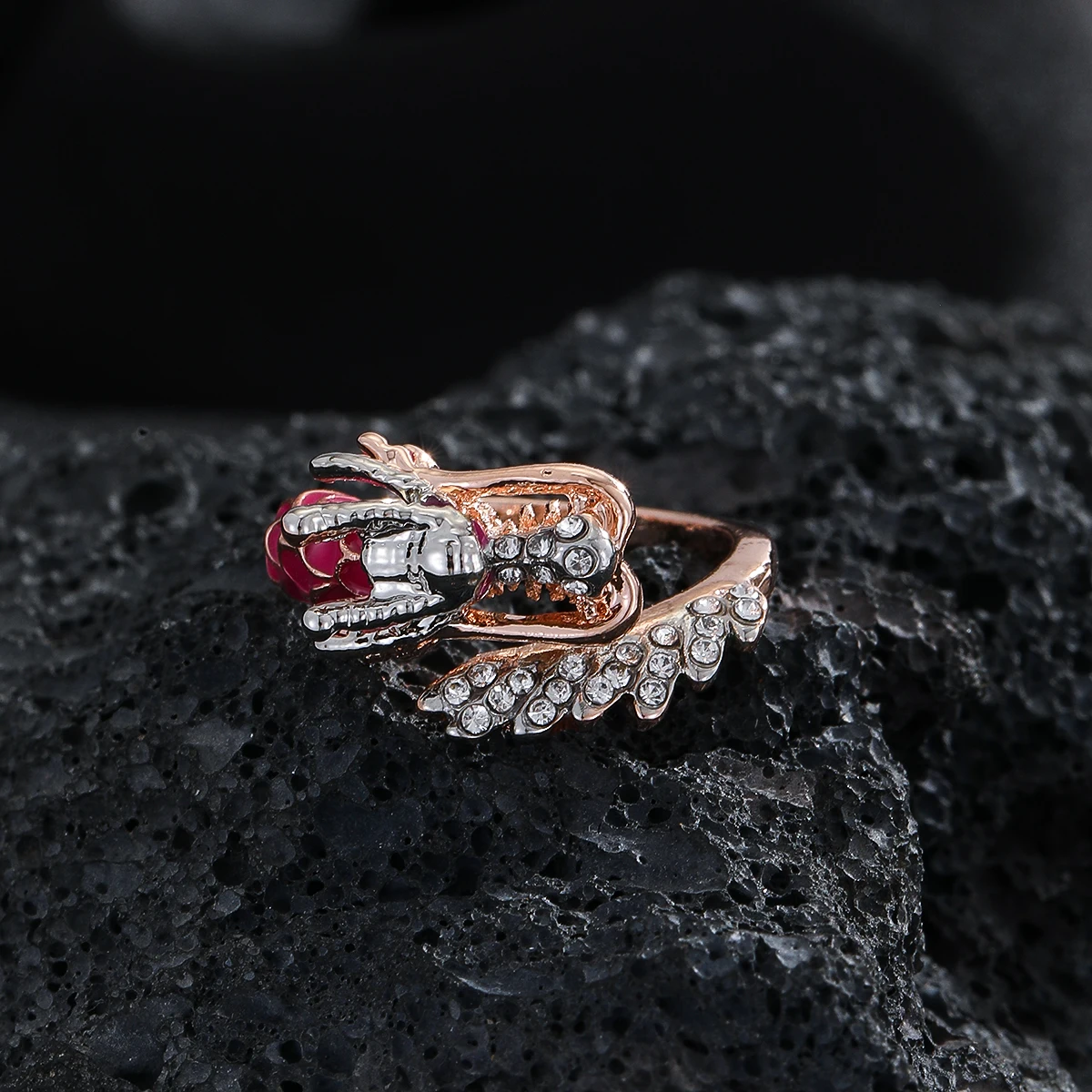 Exquisite Rose Gold Colors Dragon Rings for Women Trendy Metal Inlaid White Stone Wedding  Engagement Jewelry
