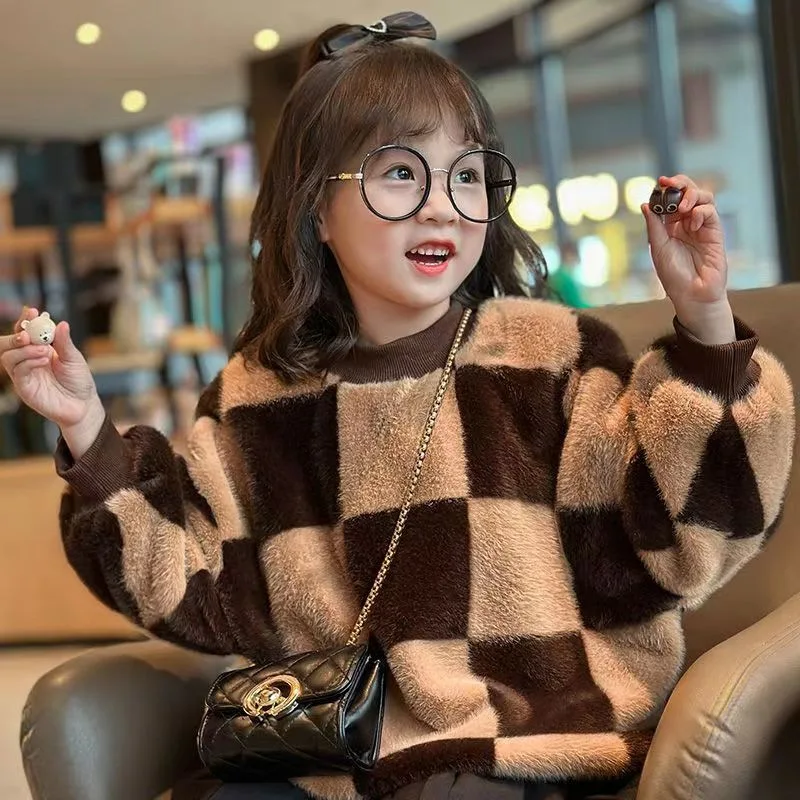 

Autumn Winter Thickened Girls Sweater Chessboard Checkered Wool Sweater Korean Edition Plush Top for Warm Outwear for Girls