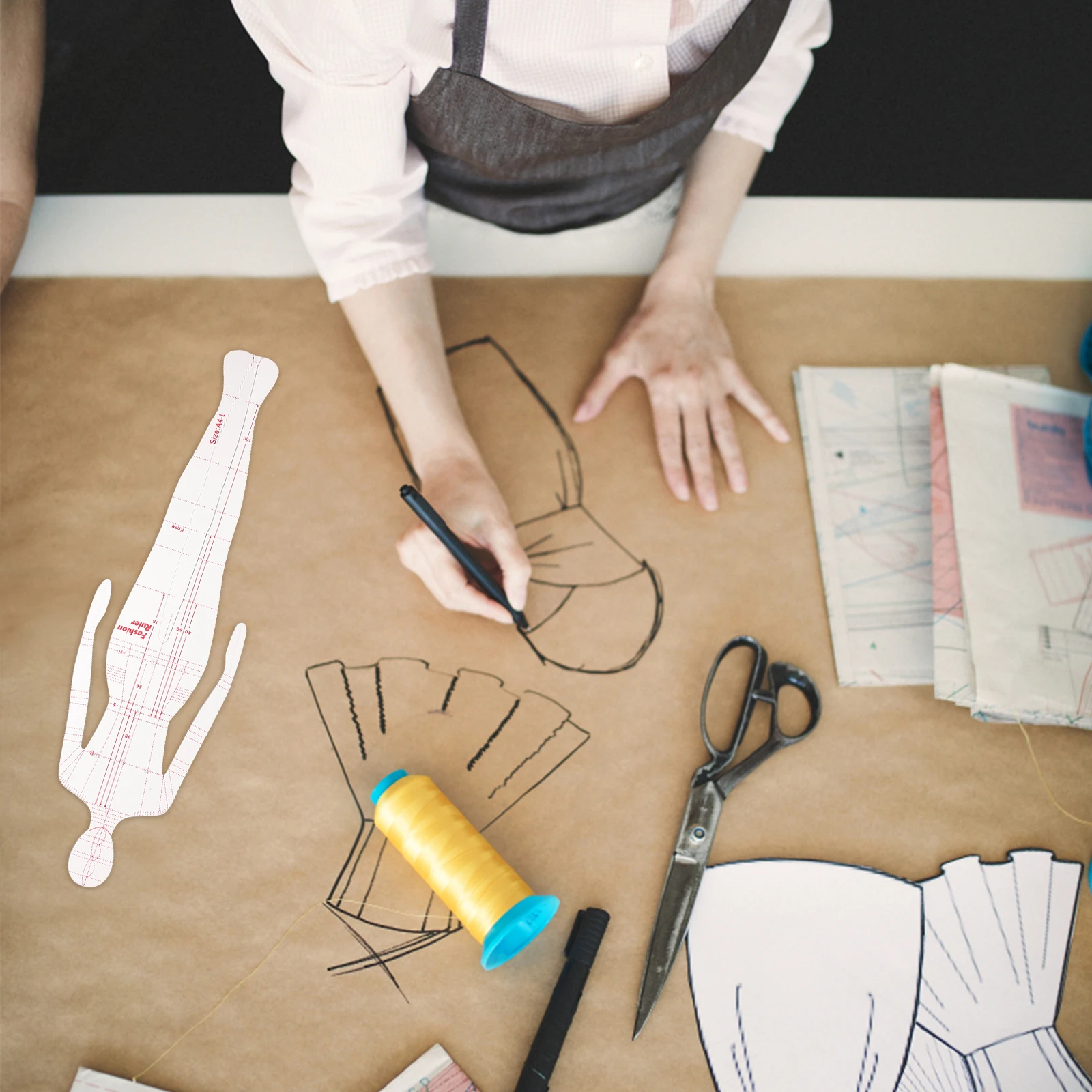 

1Set Durable Lightweight Plastic Ruler Female Figure Drawing Template for Fashion Designers Sewing Cutting Patchwork DIY Craft