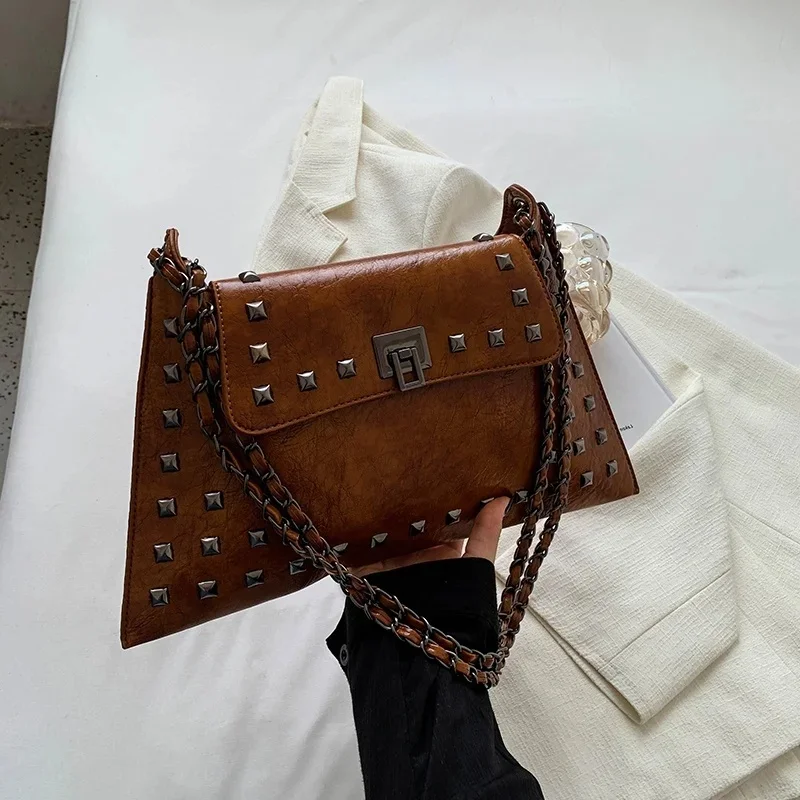 

Сумка через плечо в стиле ретро с золотыми заклепками и текстурой кожи, многофункциональная женская сумка под мышками