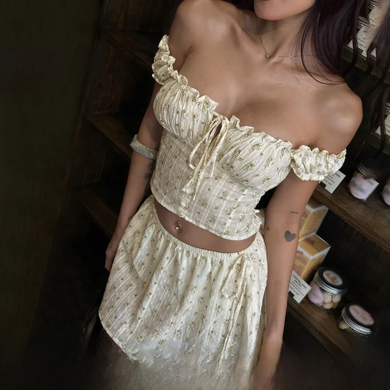 

Sweet Floral Print Off-Shoulder Short Top And A-Line Skirt Set Women's Elastic Waist Wood Grain Bows Fashionable S...