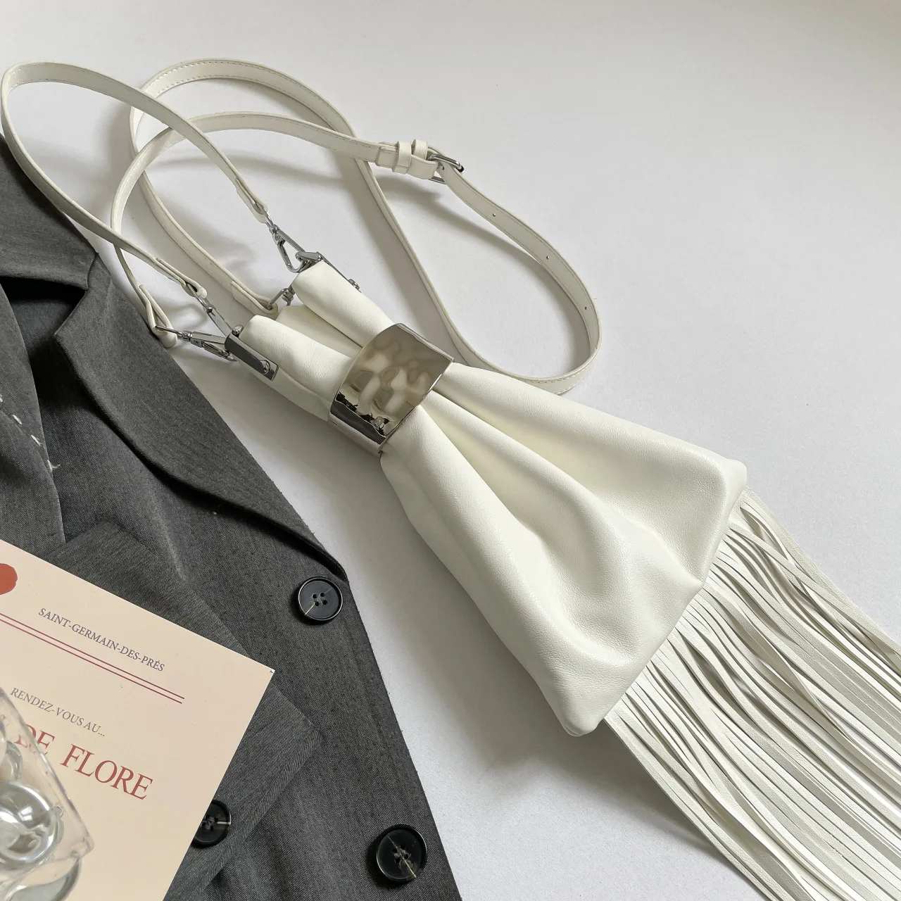 

Fashion Tassel Shoulder Bag Soft PU Leather Crossbody Bags for Women Metallic Buckle Handbag Designer Bag NEW Ruched Purses Chic