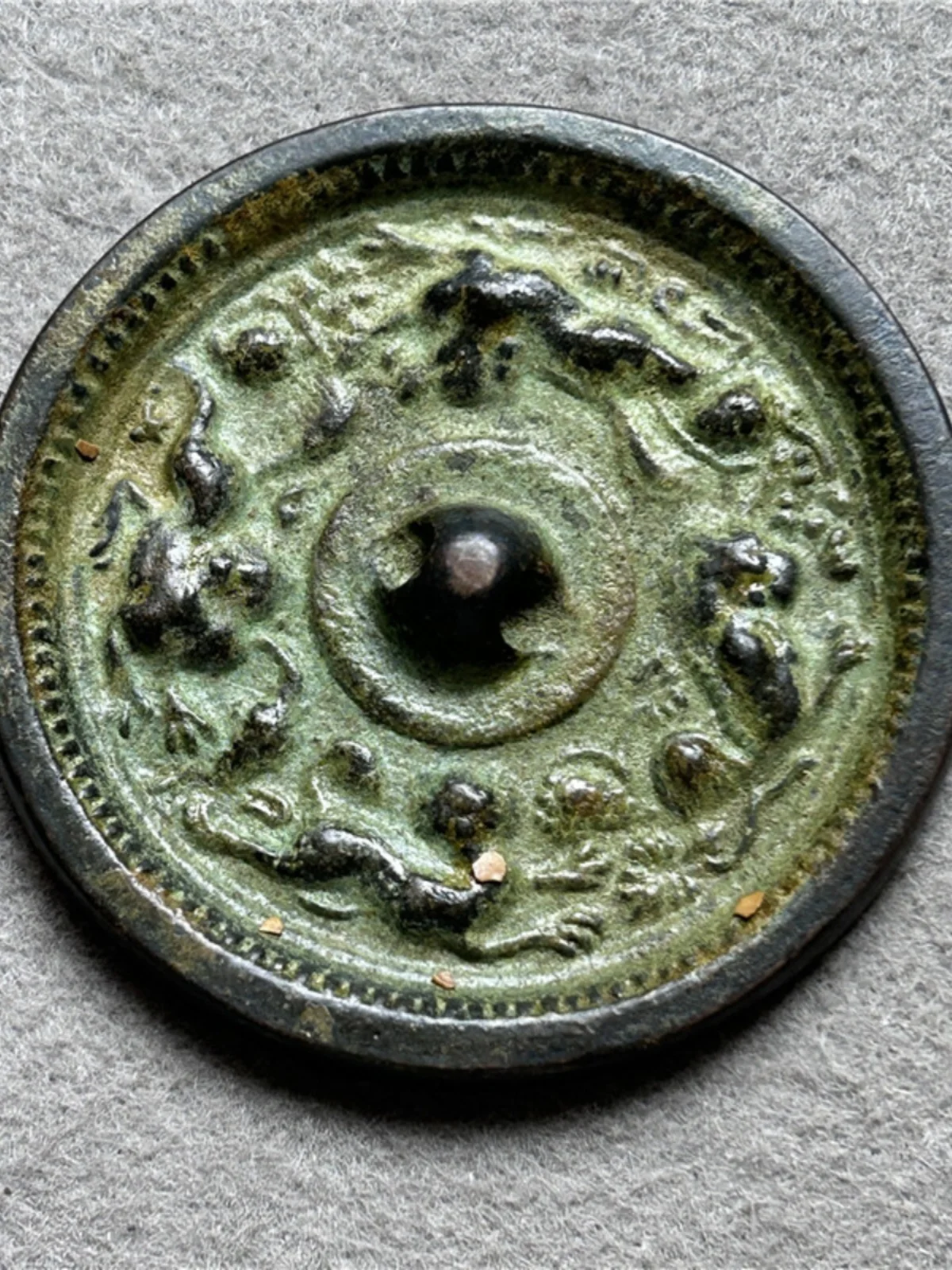 

Bronze mirror, Tang Dynasty, Han Dynasty, bronze mirror, exquisite and mellow craftsmanship (sea beast grapes)