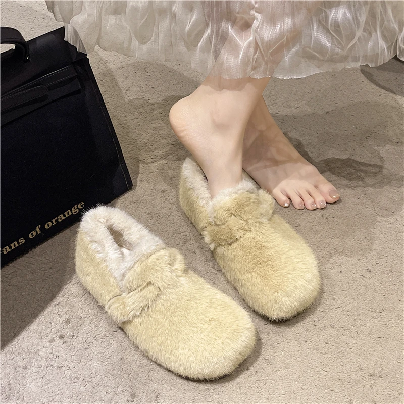 حزام مشبك أحذية صوفية المرأة 2025 ملابس خارجية الخريف والشتاء جديد لينة سوليد الانزلاق على أحذية قطنية حرارية المخملية