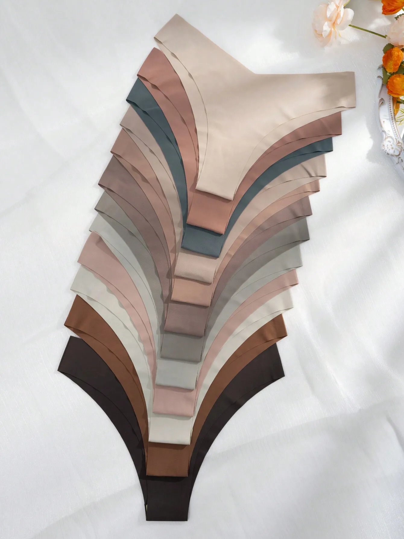 

12 шт. бесшовных женских трусиков-стрингов для повседневного комфорта, мягкие и эластичные.