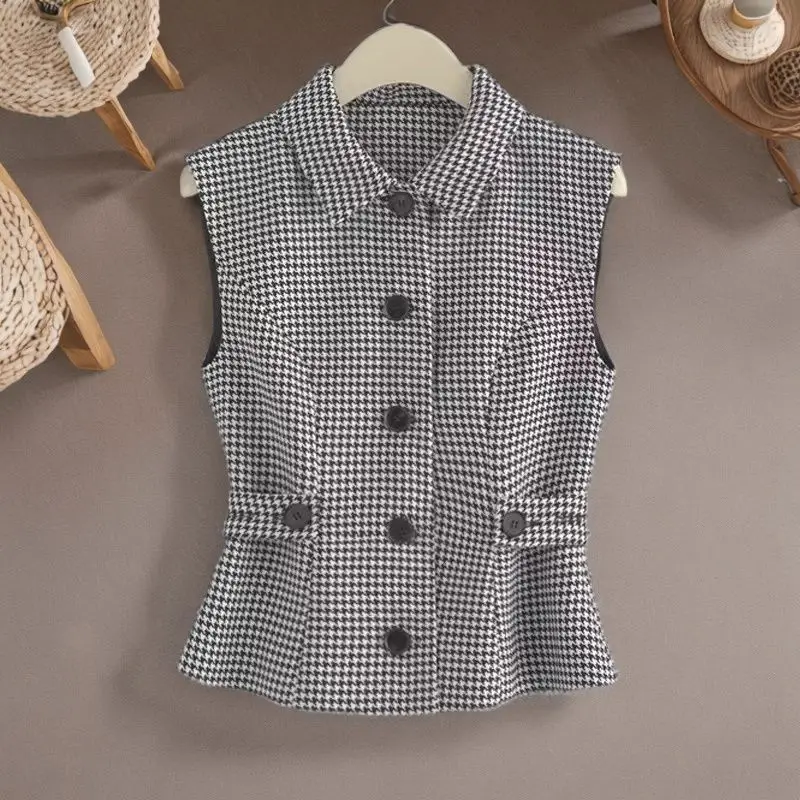 

French retro checkered vest women's autumn and winter clothes new fashion temperament design casual Joker sleeveless slim top.