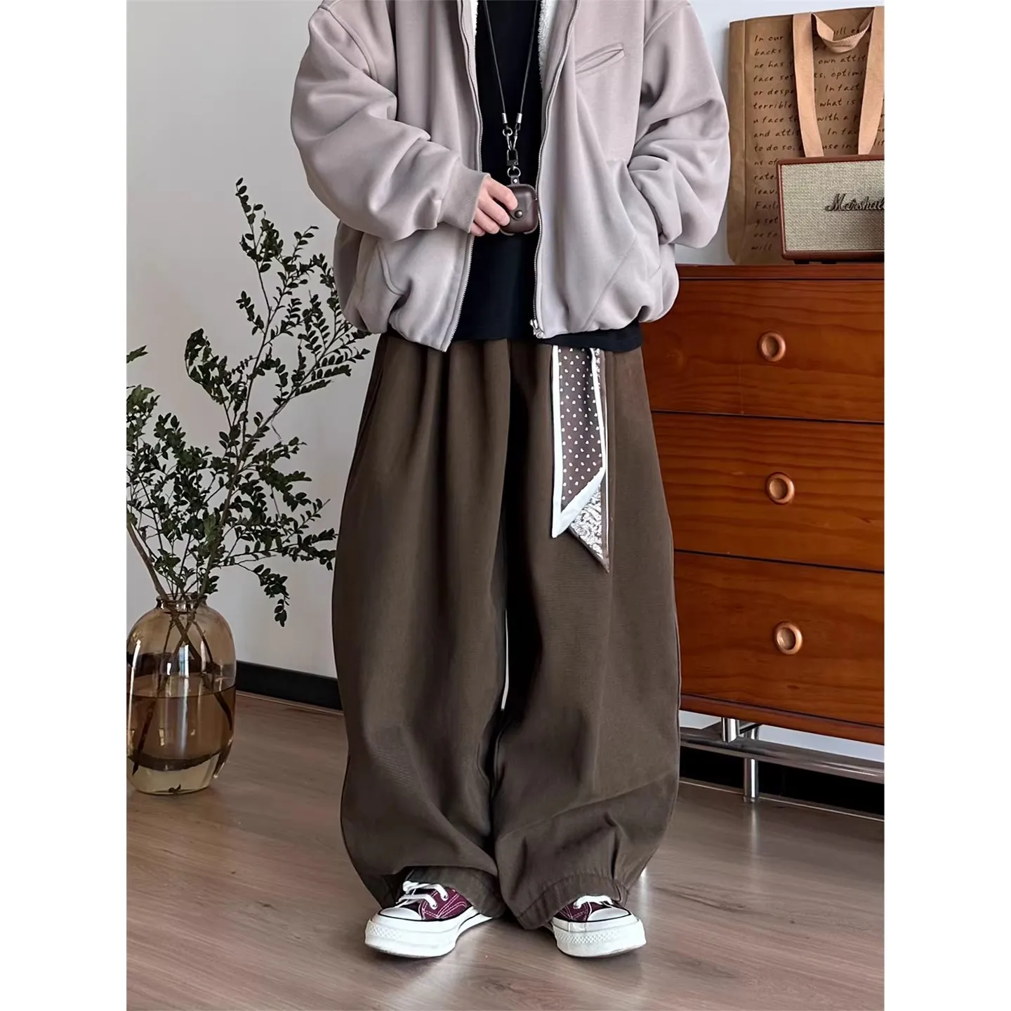 

Мужские повседневные брюки в японском ретро-стиле, свободные, широкие, осенне-весенние, модные, из полиэфирного волокна, в американском стиле, свободного кроя