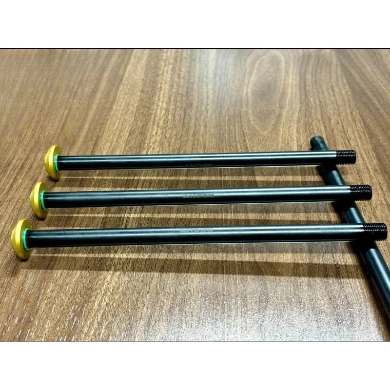 Suitable for Qiulong Light Bee modified first-class transmission chain set 28T modified central shaft rod
