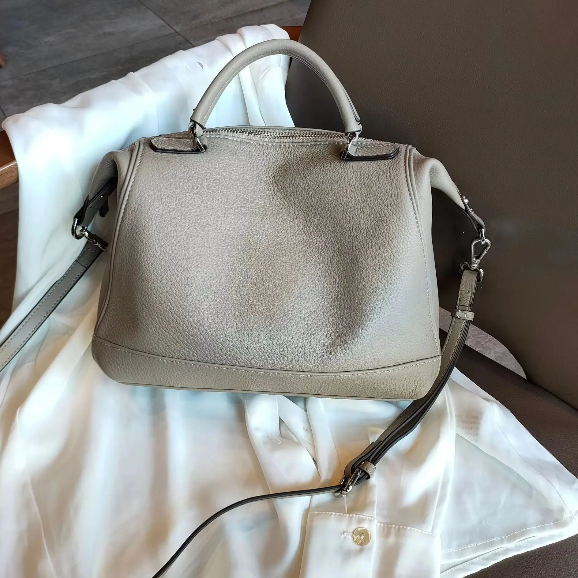 

Genuine Grade Cow Leather Women Handbag Luxury Designer Ladies Soft Cowhide Shoulder Crossbody Bags Female Commuter Bag New Tote