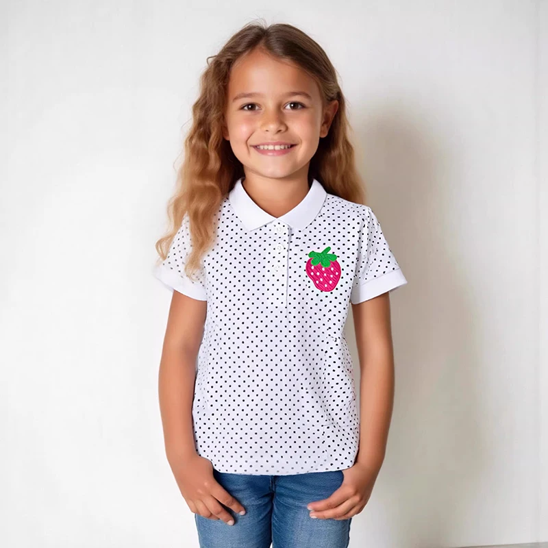 Little Maven Sommeroberteile 2026 Baby Mädchen besticktes Cartoon Erdbeer-Polo-T-Shirt Baumwolloberteile für Kinderkleidung 2–7 Jahre