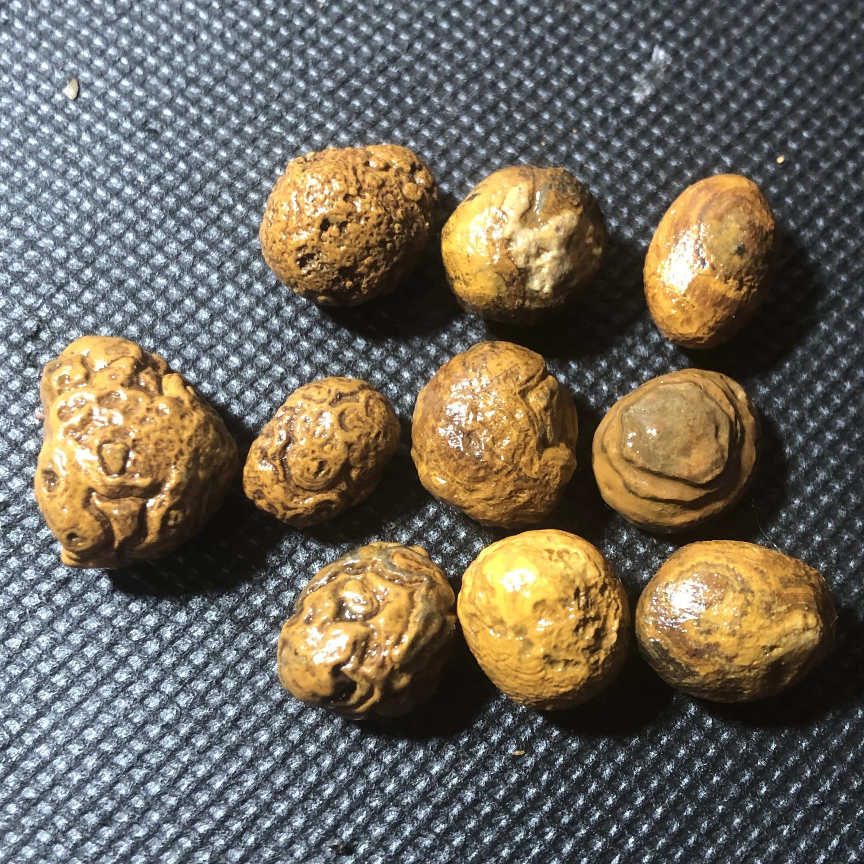 10Pcs Natural Coin Eyes From Inner Mongolia Gobi Desert Natural Stone Eye Lines Carved Natural Decorative Beads Play Small Beads